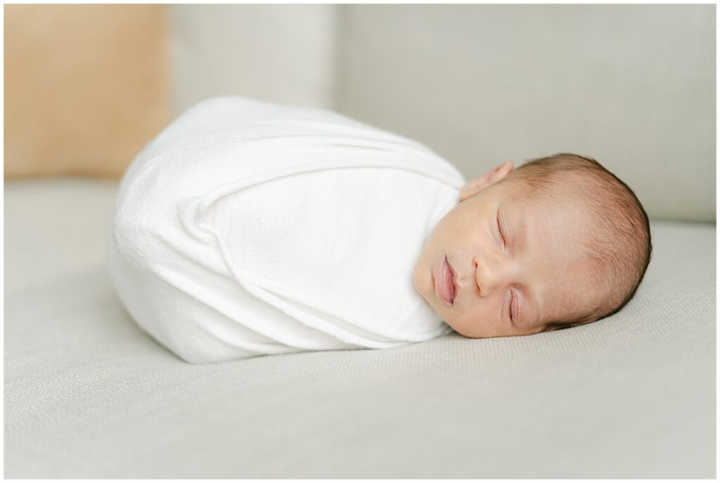 creating-timeless-newborn-portraits-crystal-lake-newborn-photographer-tamara-jaros-photography