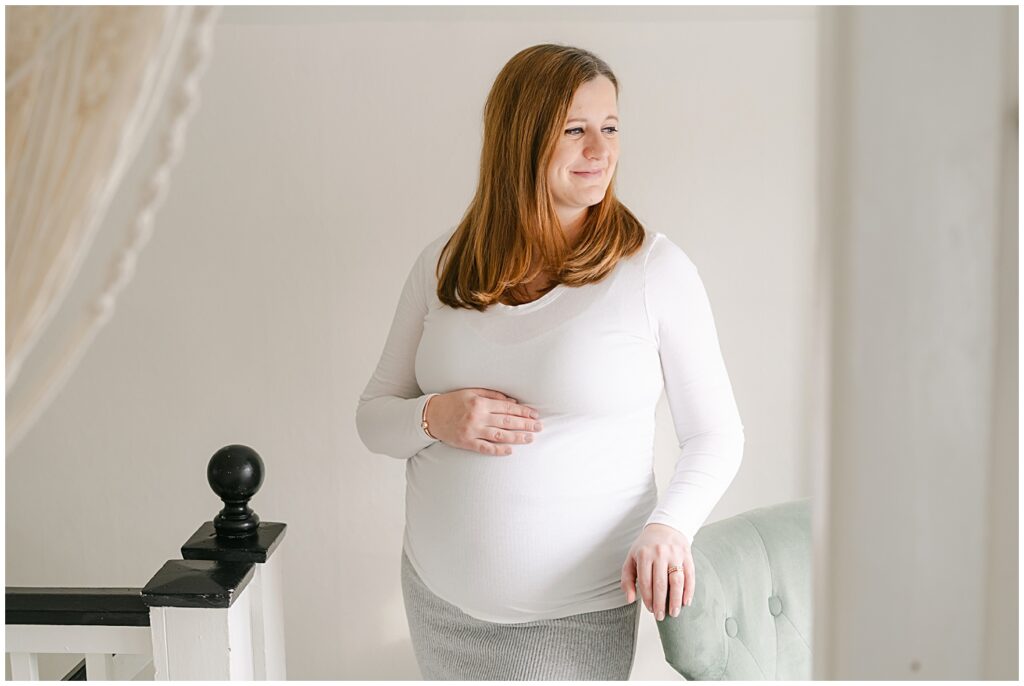 benefits-of-maternity-photos-crystal-lake-maternity-and-newborn-photographer-tamara-jaros-photography